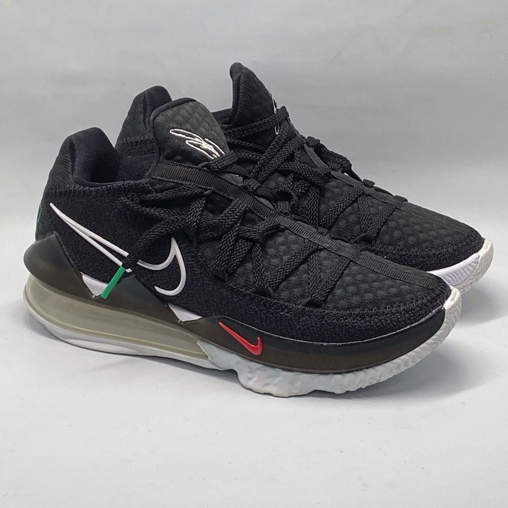 Nike LeBron 17 Kid’s Low Top Sneakers size 5
